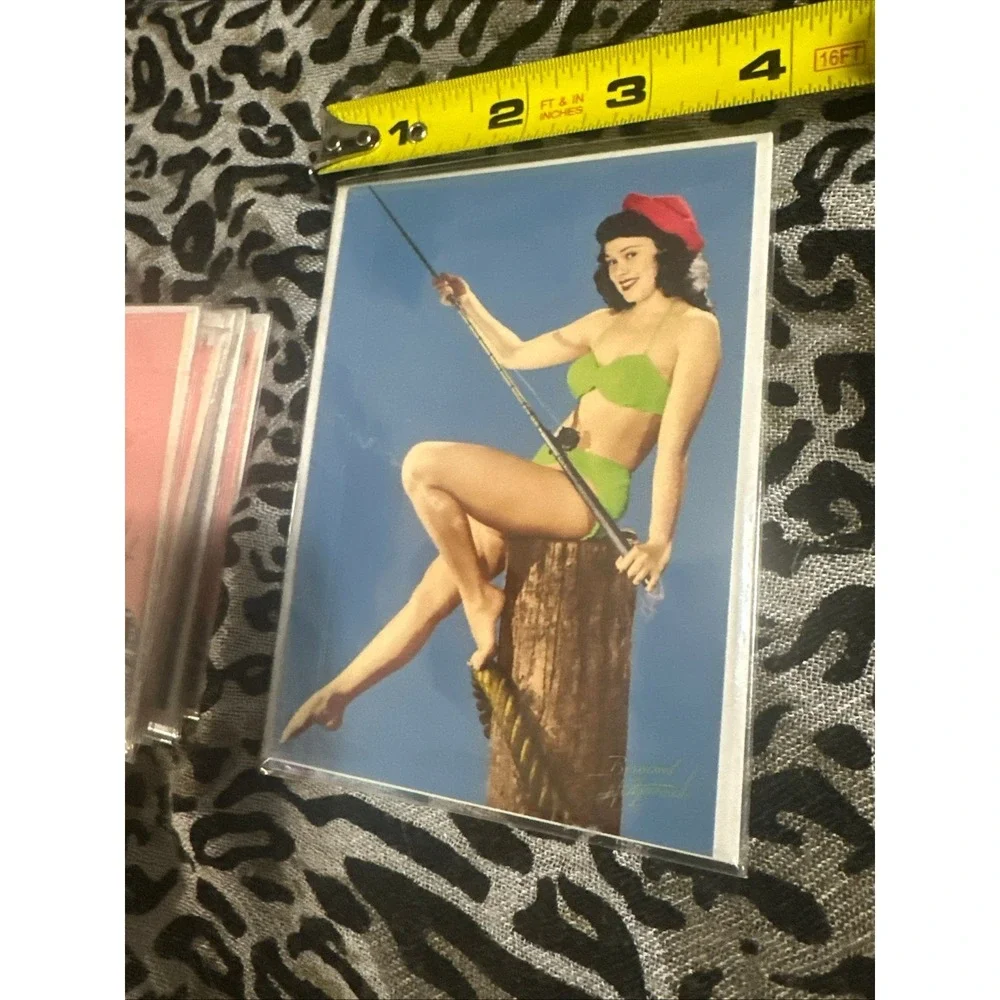 Pinup Girl Greeting Cards Set of 9 NEW Sealed with Envelopes 4 Designs